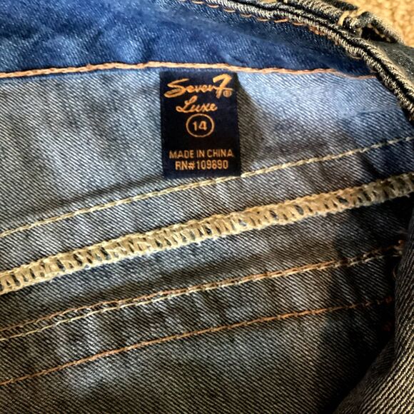 Seven 7 Luxe Denim Capri's Women's Size 14 - Picture 10 of 15